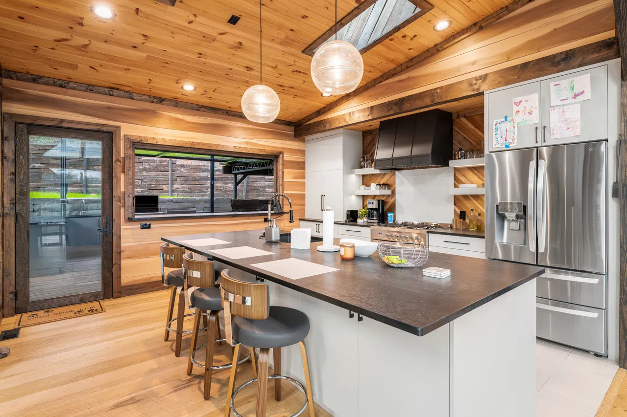 Interior of 780 Laurel Lake Circle, photo 11