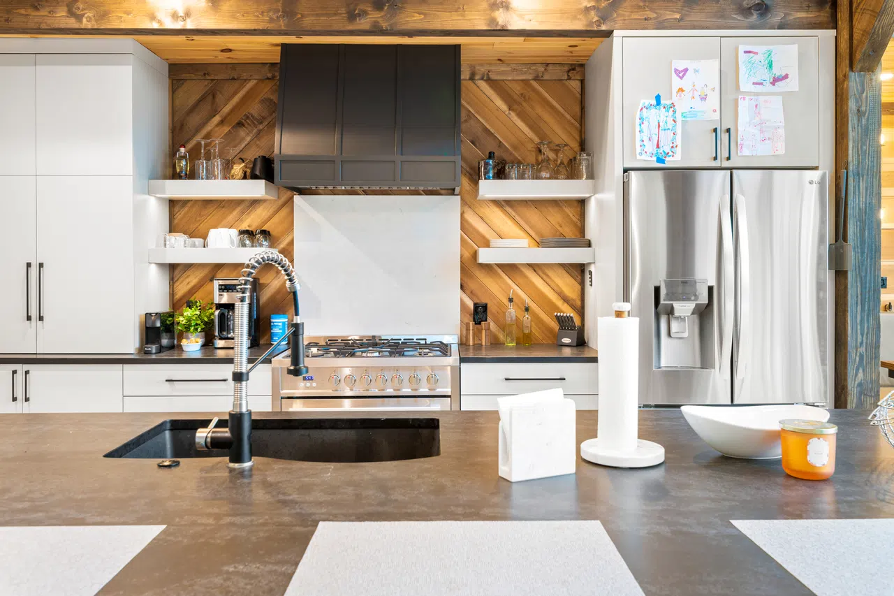 Interior of 780 Laurel Lake Circle, photo 14