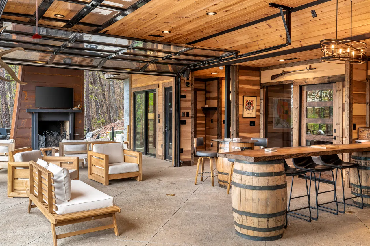 Interior of 780 Laurel Lake Circle, photo 16