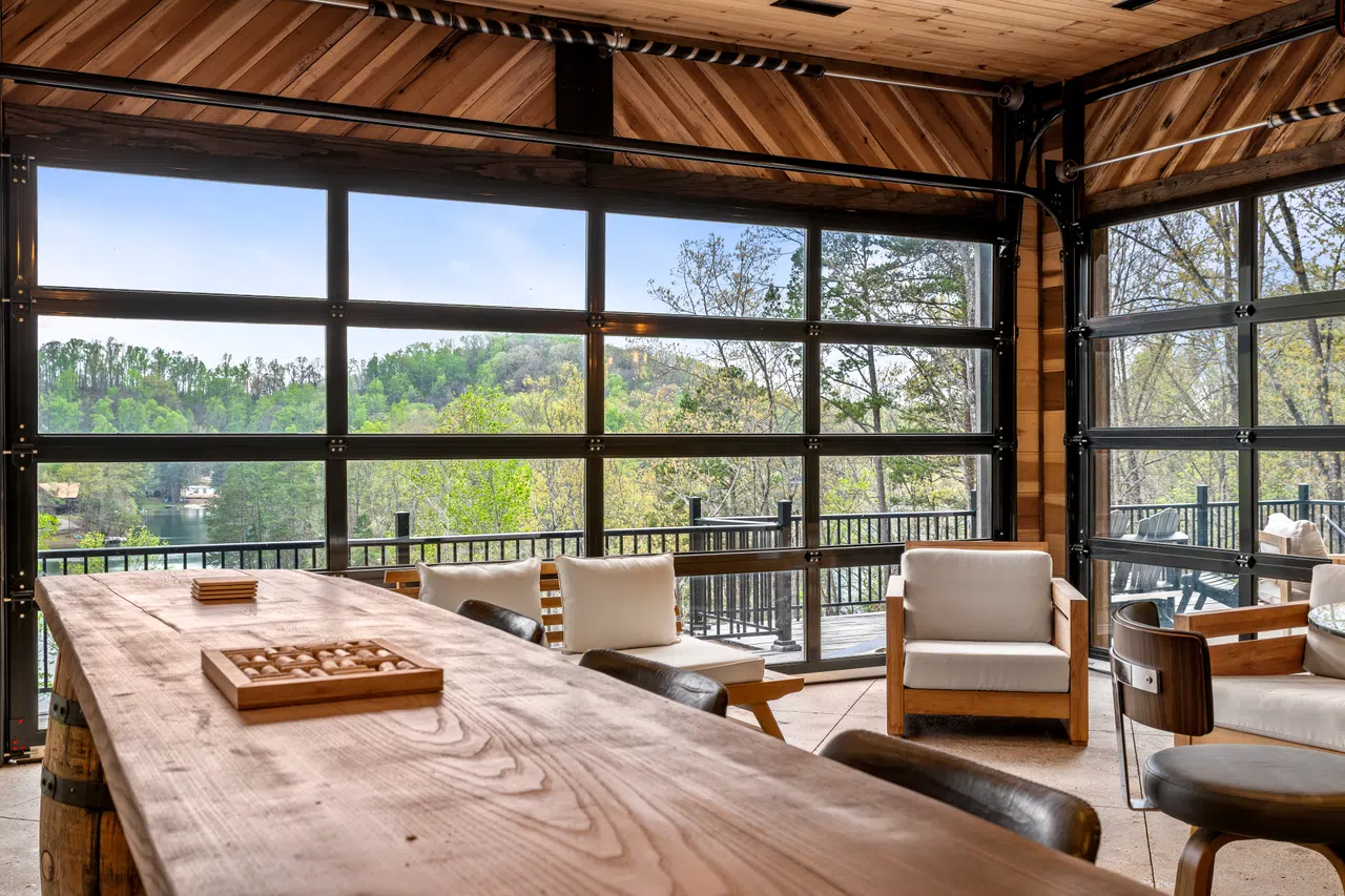 Interior of 780 Laurel Lake Circle, photo 19