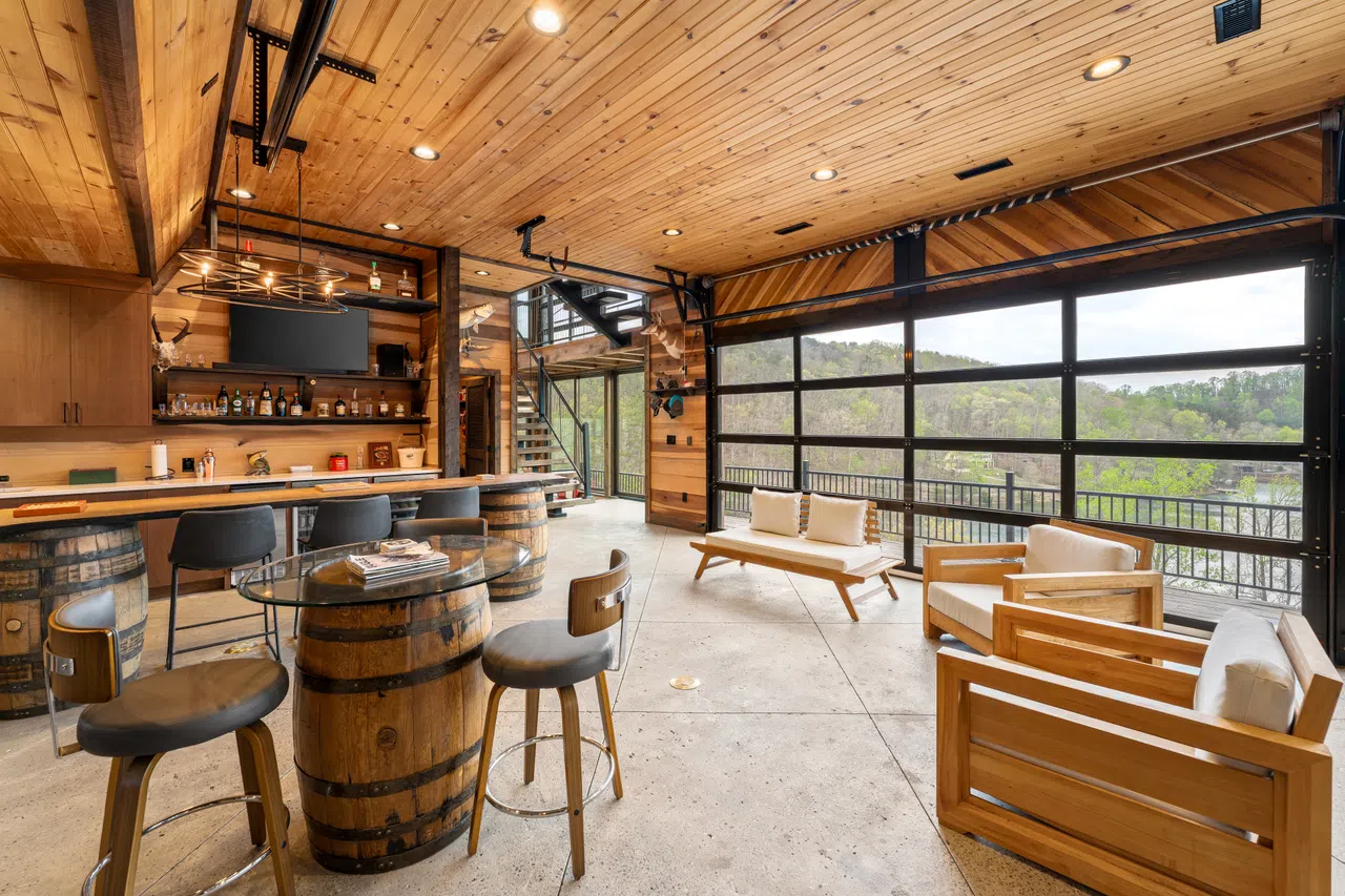 Interior of 780 Laurel Lake Circle, photo 20